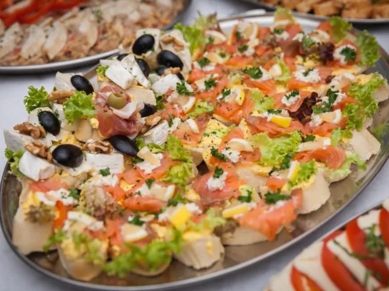 Fingerfood-Auswahl für eine Feier mit dem Team