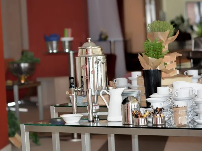 Reich bestücktes Buffet bei einer Großveranstaltung