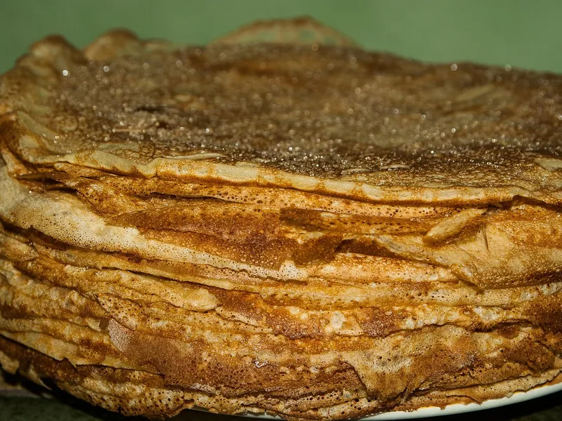 Gestapelte Crêpes aus dem süßen Foodtruck