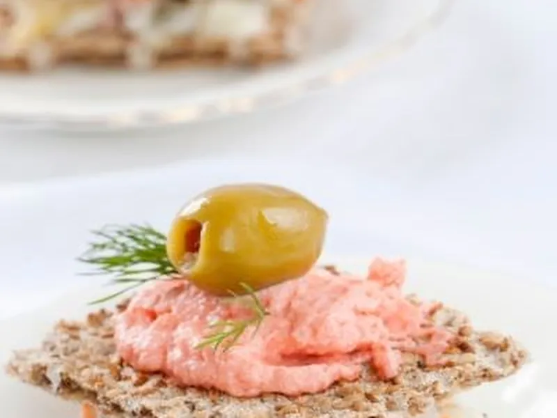 Frühstücksbuffet mit Gebäck aus verschiedenen Küchen