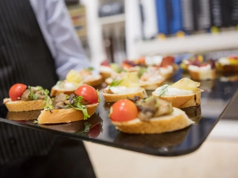 Tafel im Festschmuck zur goldenen Hochzeit